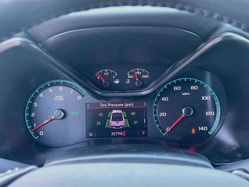 Used 2022 Blue Chevrolet Z71 image 12