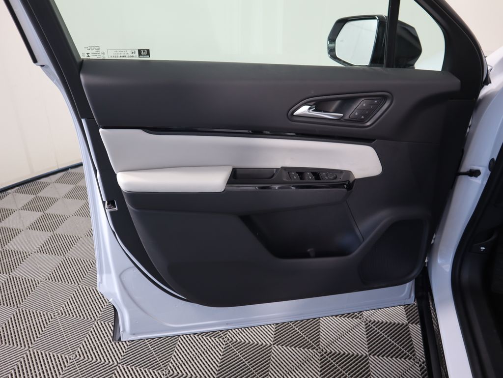 Thumbnail: 2026 Honda Prologue - 25