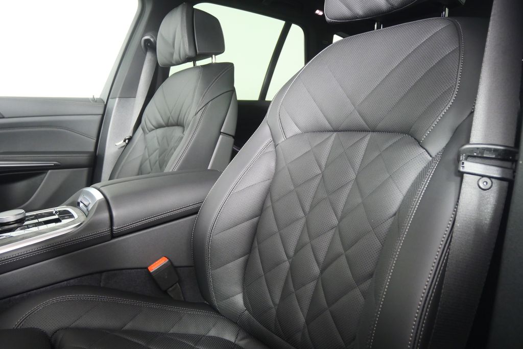 Thumbnail: 2026 BMW X5 - 10