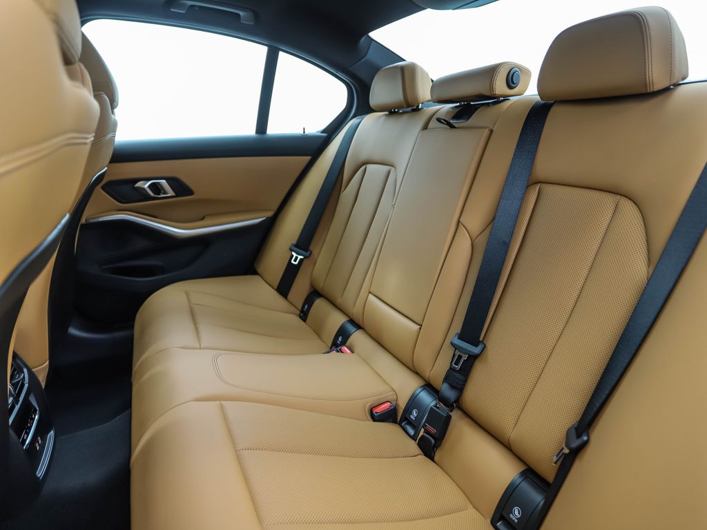 2025 BMW 3 Series 330i xDrive 22