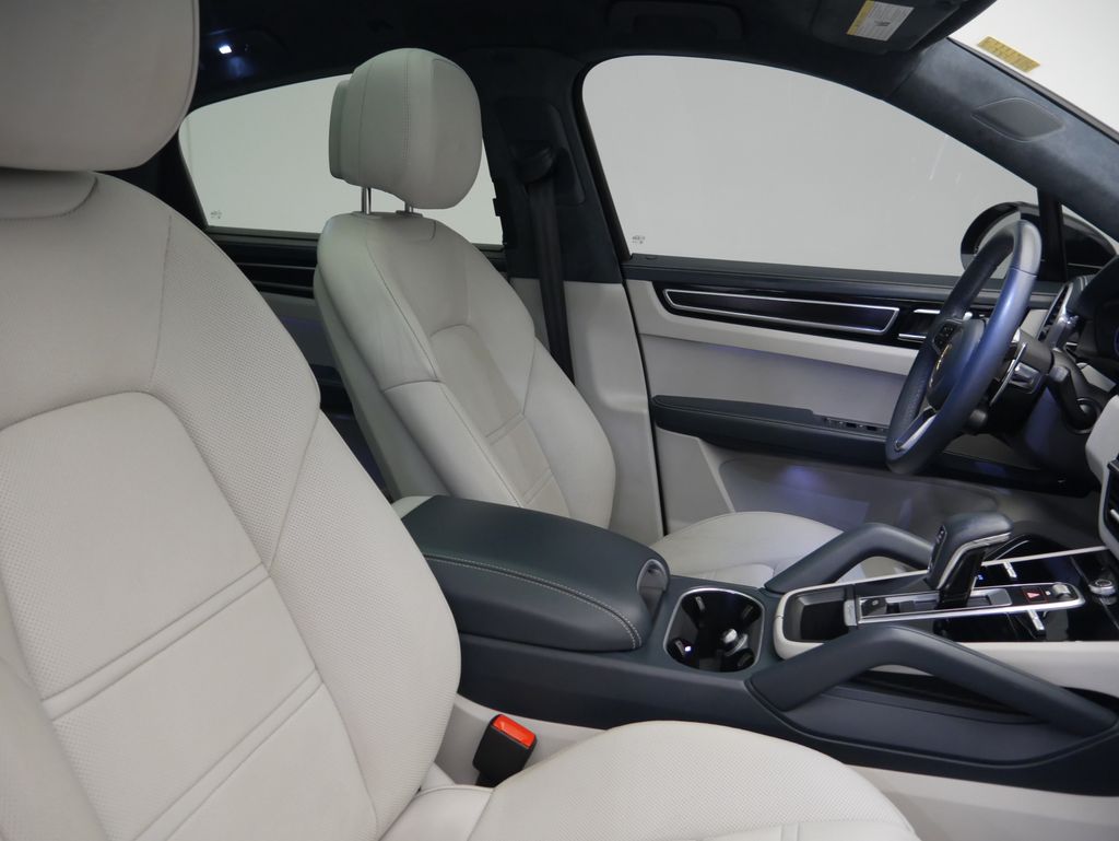 Thumbnail: 2023 Porsche  - 32