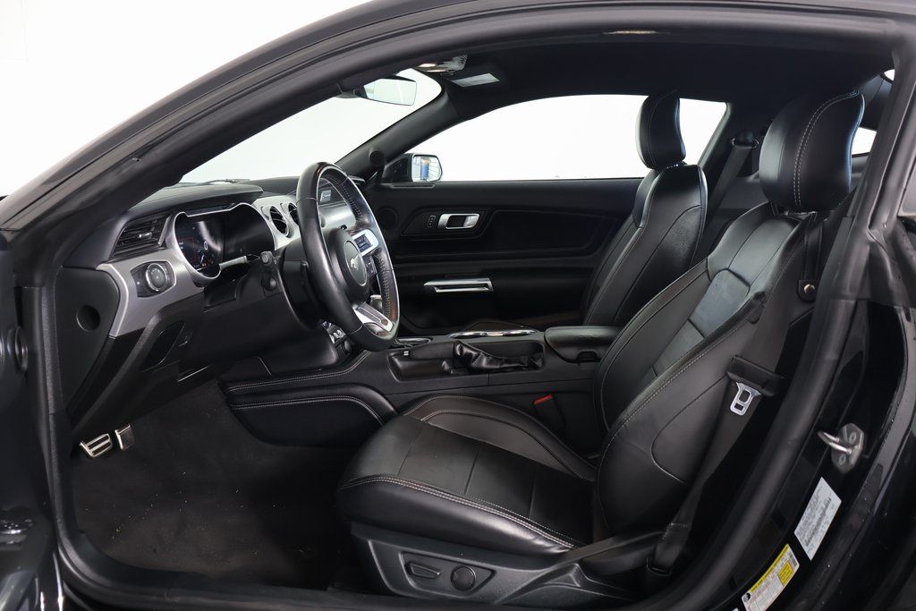 Thumbnail: 2022 Ford Mustang - 8