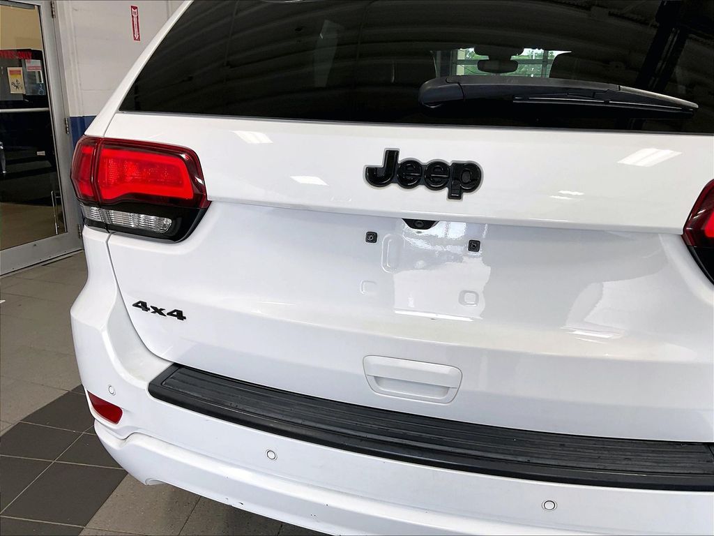 2018 Jeep Grand Cherokee — photo 28