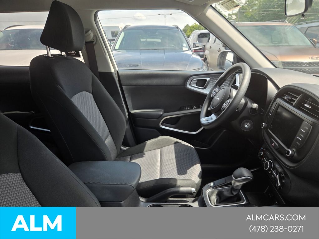 Used 2025 White Kia LX image 17