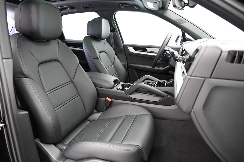 2024 Porsche Cayenne  24