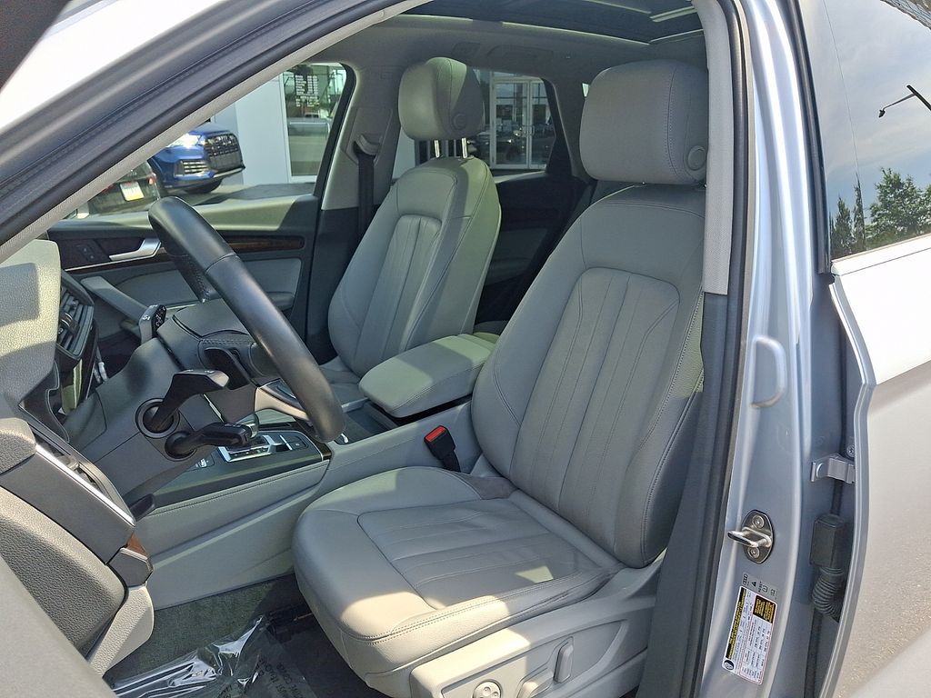 Thumbnail: 2020 Audi Q5 - 13