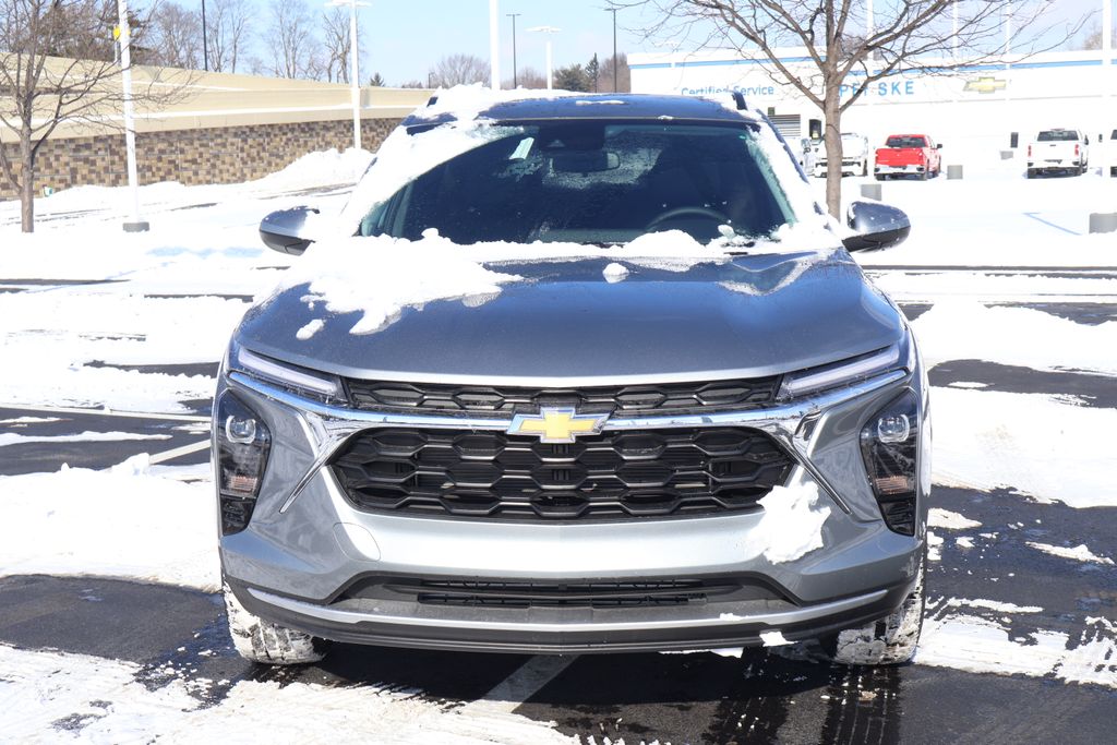 Thumbnail: 2026 Chevrolet Trax - 2