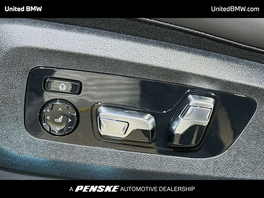 Thumbnail: 2027 BMW X7 - 4