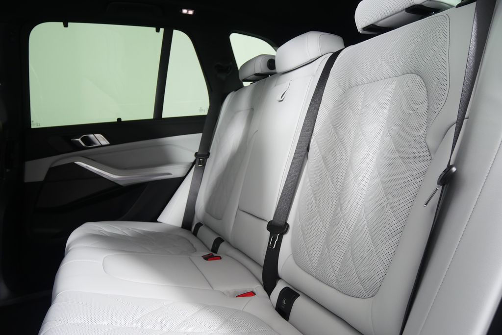 Thumbnail: 2026 BMW X5 - 15