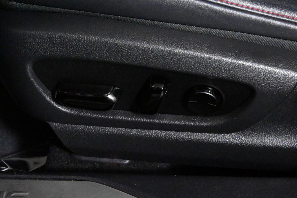 Thumbnail: 2022 Lexus UX - 27