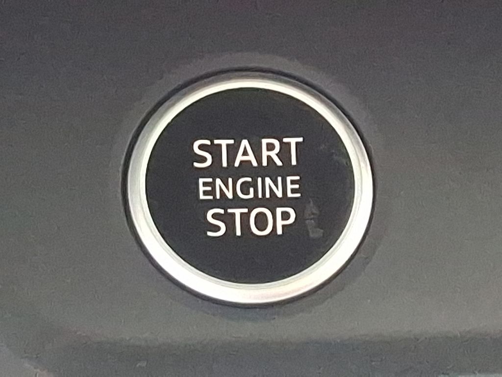 Thumbnail: 2025 Audi Q3 - 19