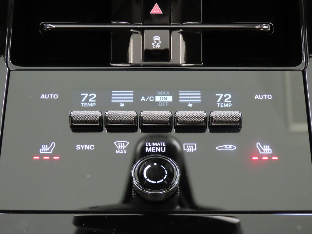 Thumbnail: 2026 Porsche Panamera - 28