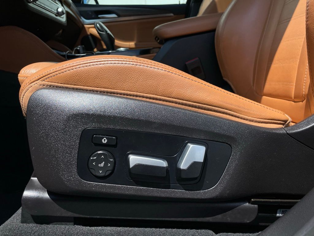 Thumbnail: 2021 BMW X4 - 26