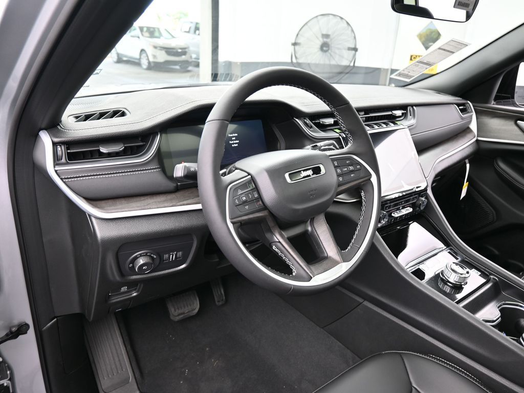 New 2025 Silver Zynith Jeep Limited image 10