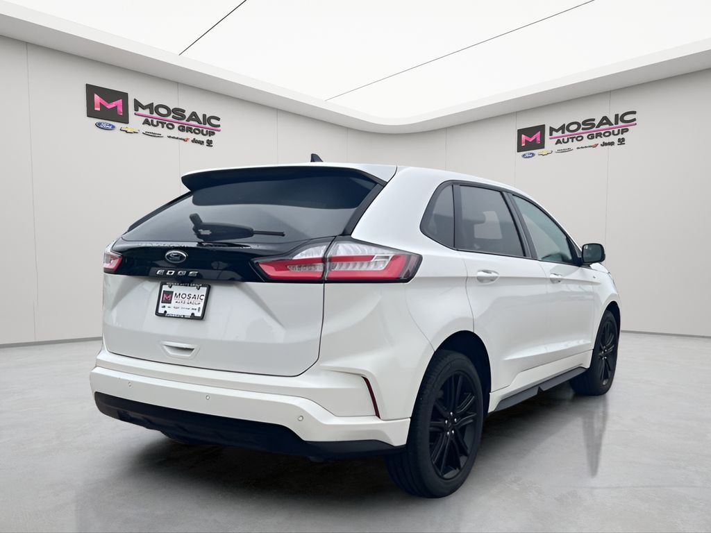 2022 Ford Edge