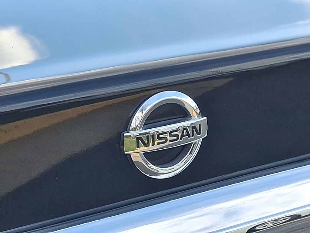 Thumbnail: 2017 Nissan Maxima - 29