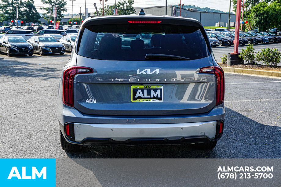 Used 2024 Silver Kia LX image 10