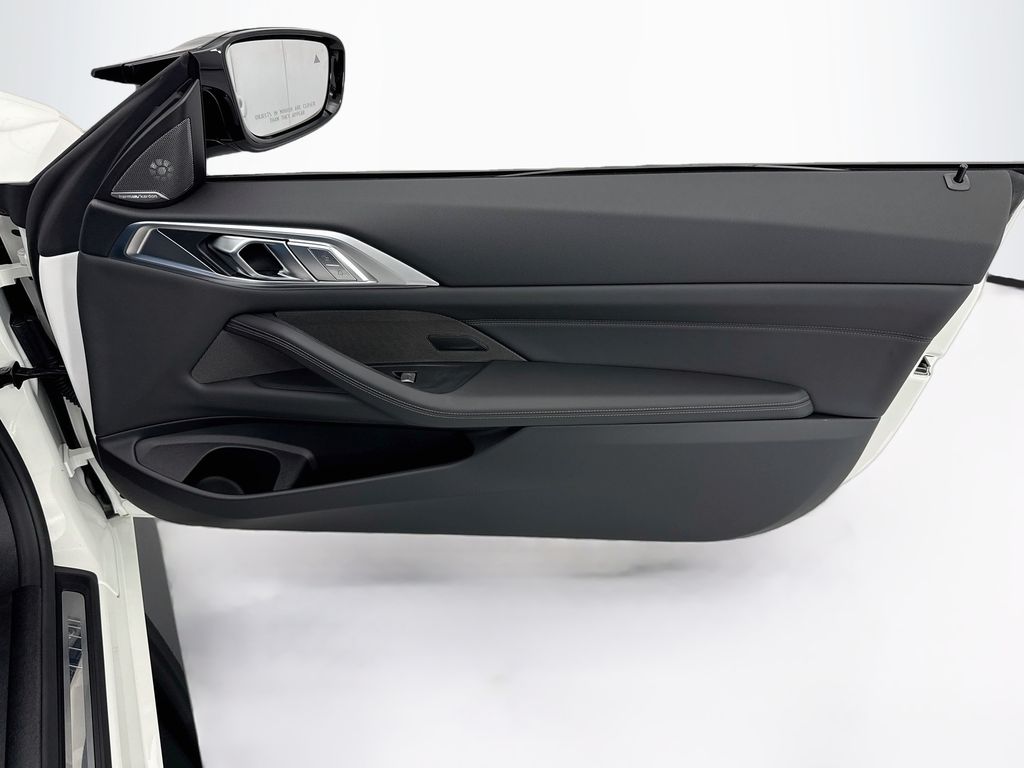 Thumbnail: 2027 BMW M4 - 31