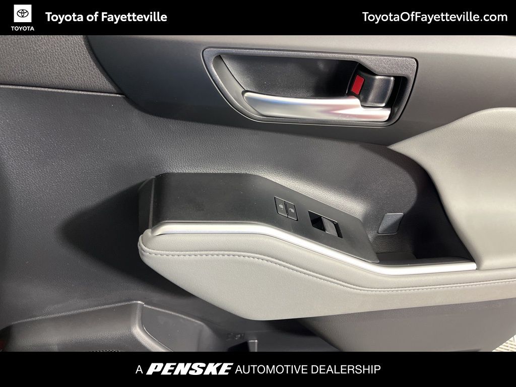 Thumbnail: 2026 Toyota Highlander - 11