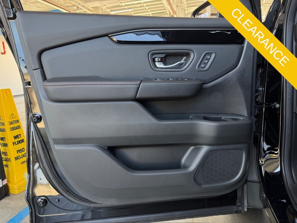 2025 Honda Pilot TrailSport Black at Community Honda