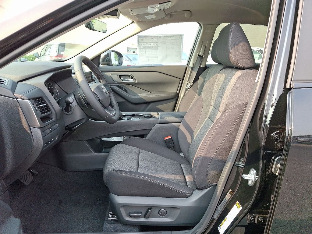 Thumbnail: 2026 Nissan Rogue - 6