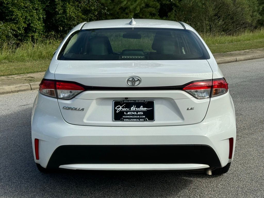 2022 Toyota Corolla LE 10