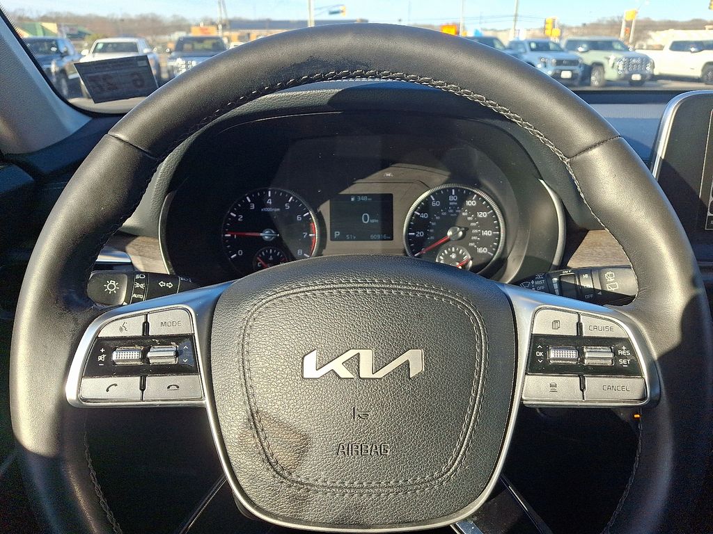 Thumbnail: 2022 Kia Telluride - 22