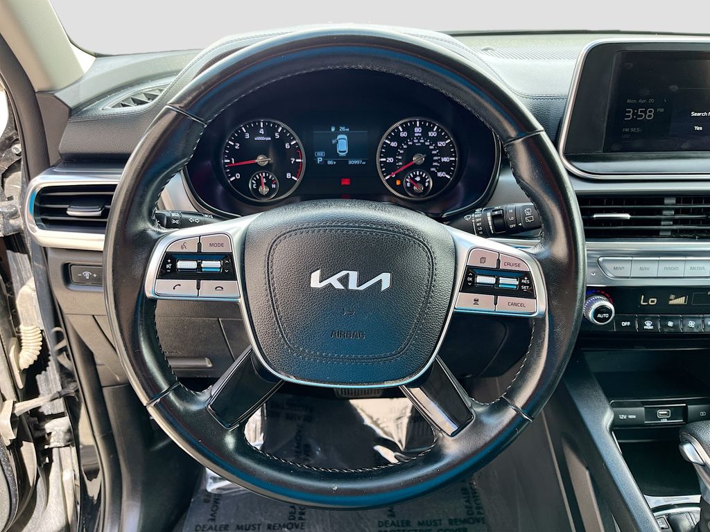 Used 2022 Black Kia LX image 11