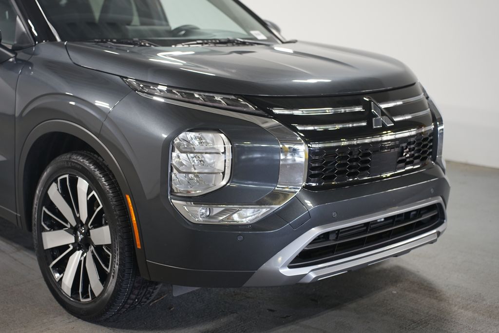 Thumbnail: 2025 Mitsubishi Outlander - 4