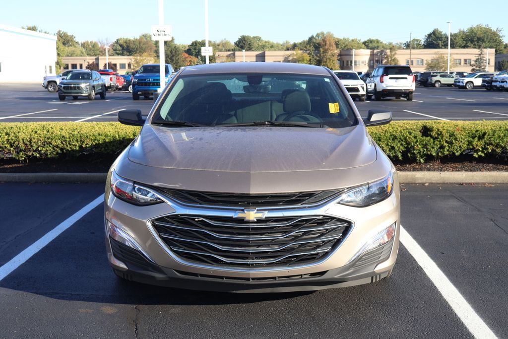 Thumbnail: 2022 Chevrolet Malibu - 2