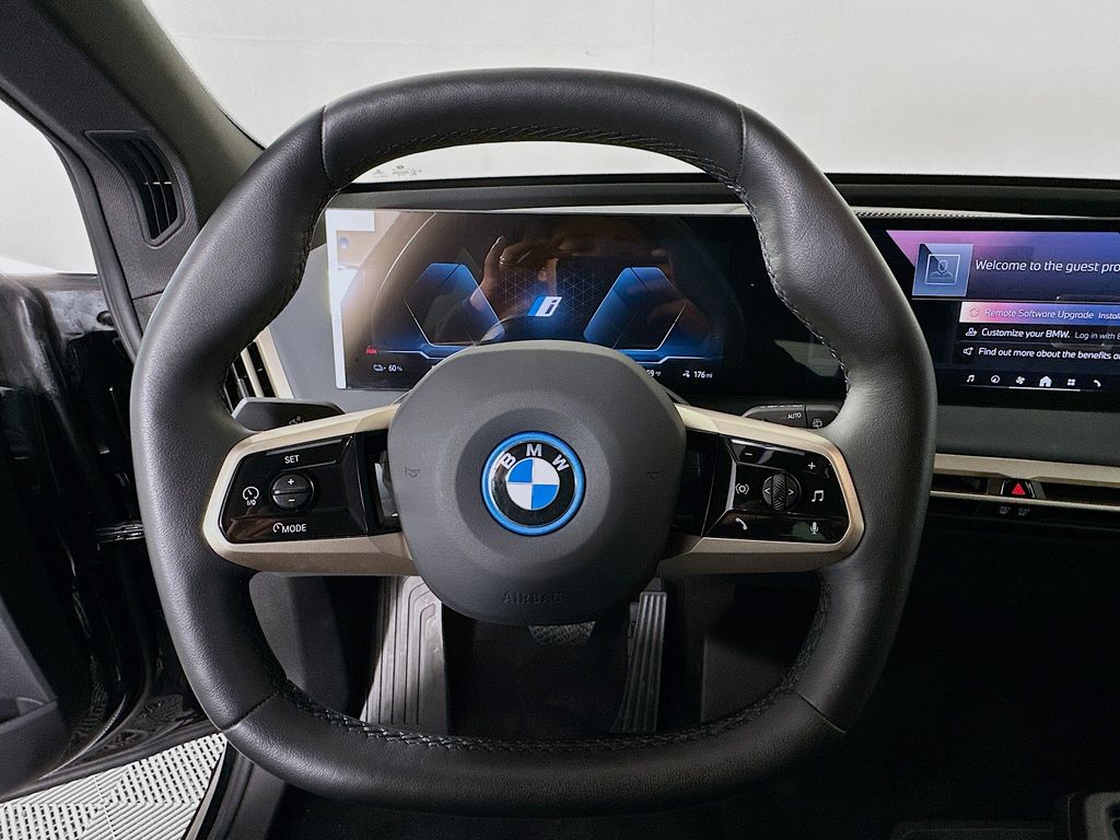 Thumbnail: 2024 BMW iX - 11
