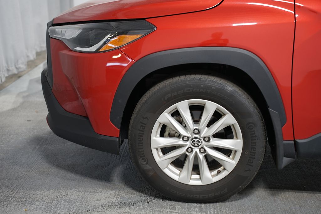 2022 Toyota Corolla Cross LE 5