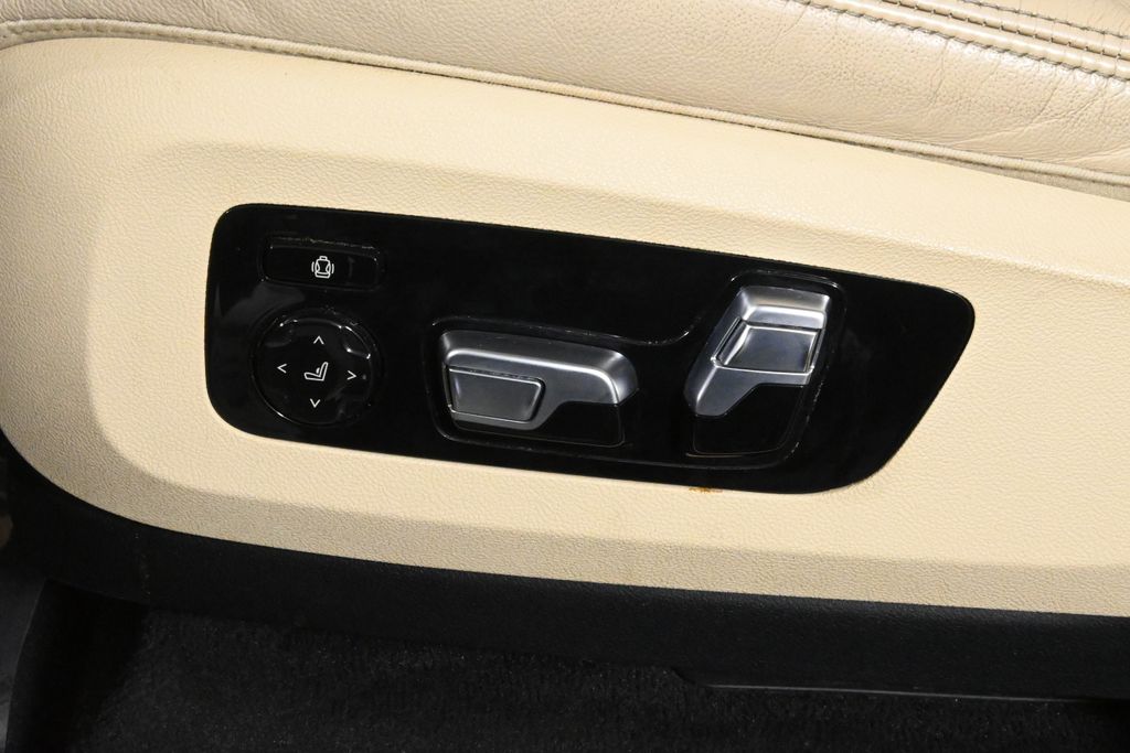 Thumbnail: 2021 BMW X5 - 27