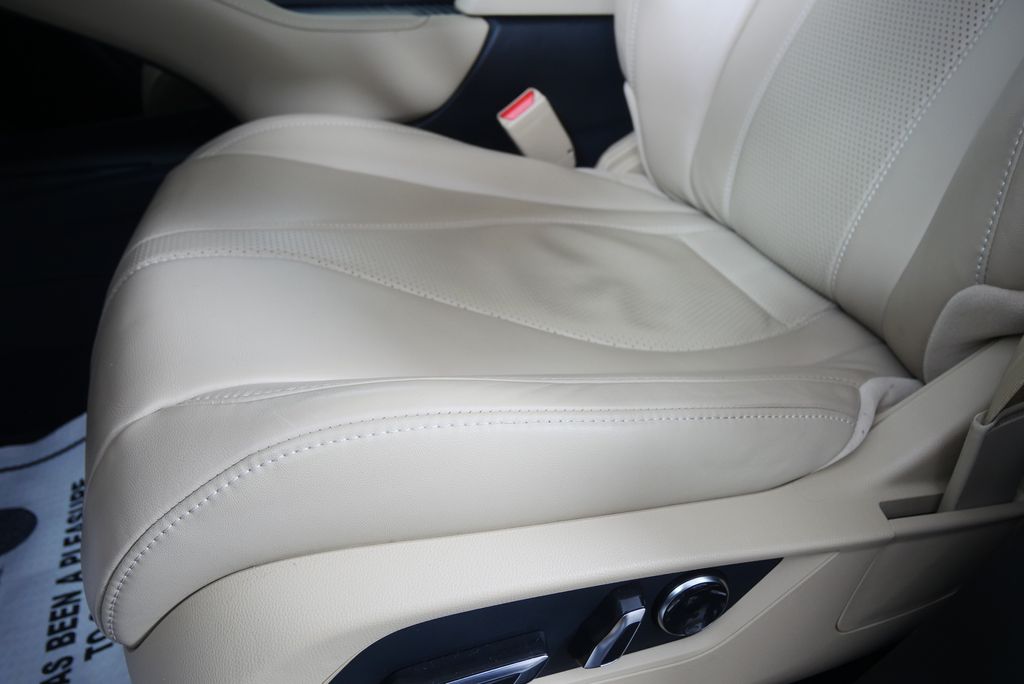 Thumbnail: 2023 Acura RDX - 10