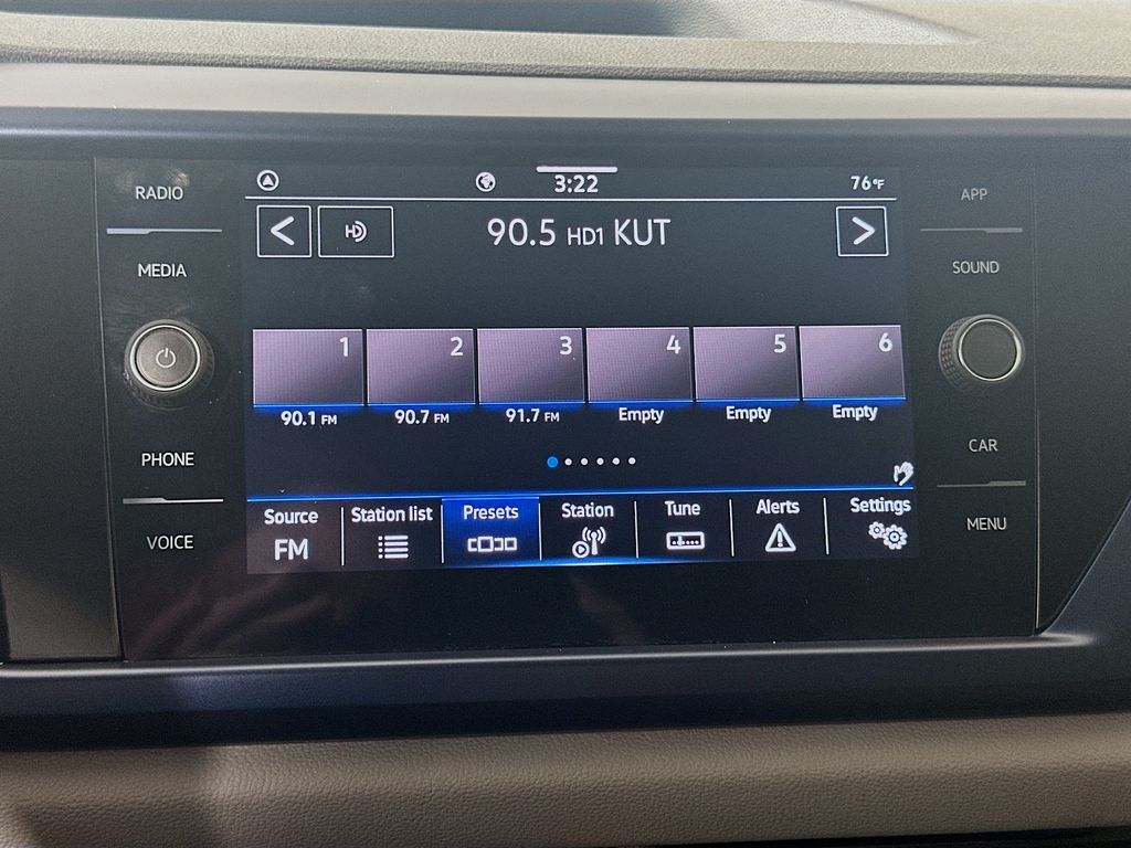 Thumbnail: 2023 Volkswagen Taos - 14