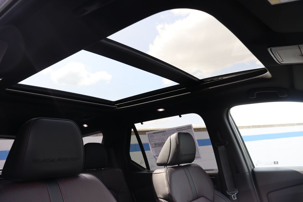 2025 Honda Pilot Black Edition 31