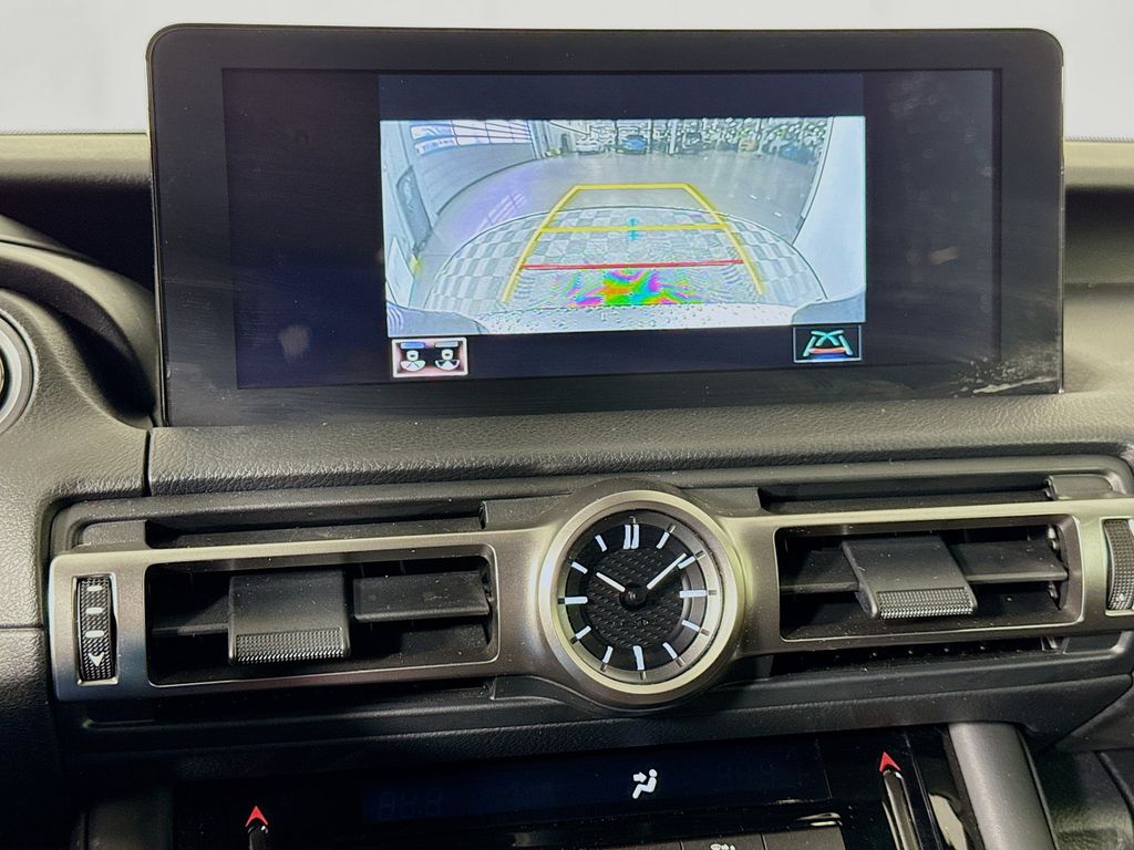 2022 Lexus IS 350 14