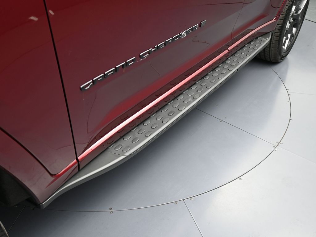 New 2025 Velvet Red Pearlcoat Jeep Summit Reserve image 31
