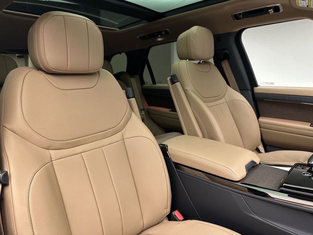 Thumbnail: 2024 Land Rover Range Rover Sport - 11