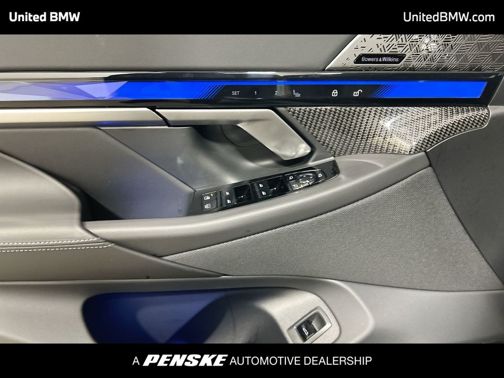 Thumbnail: 2026 BMW M5 - 11