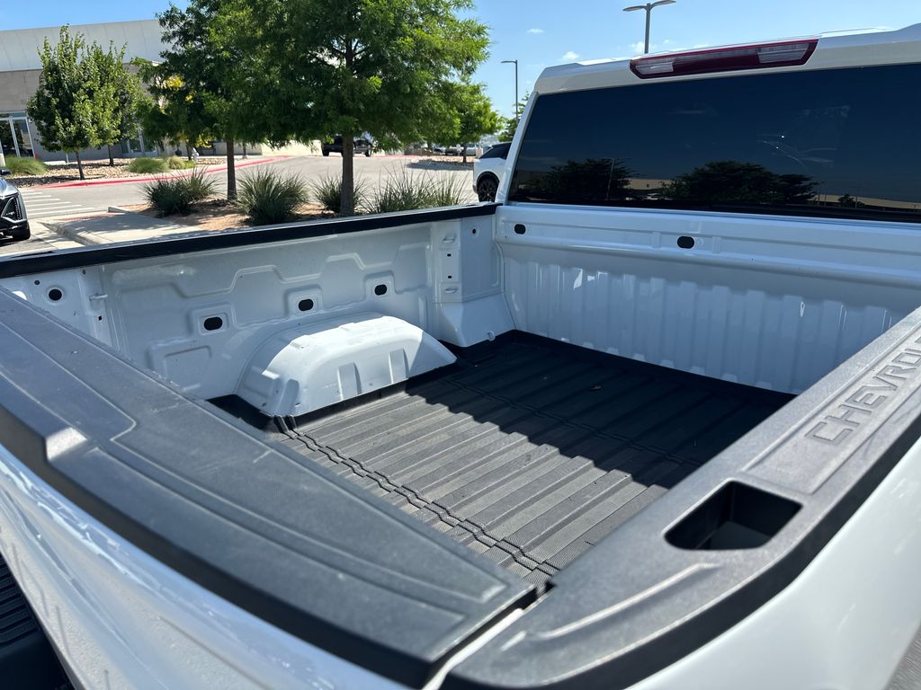 Used 2024 White Chevrolet Custom image 43
