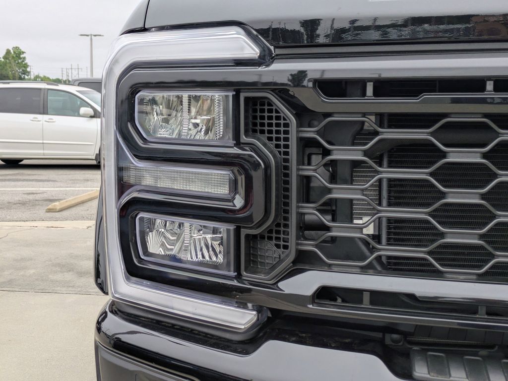 2026 Ford F-250 Super Duty Black Widow