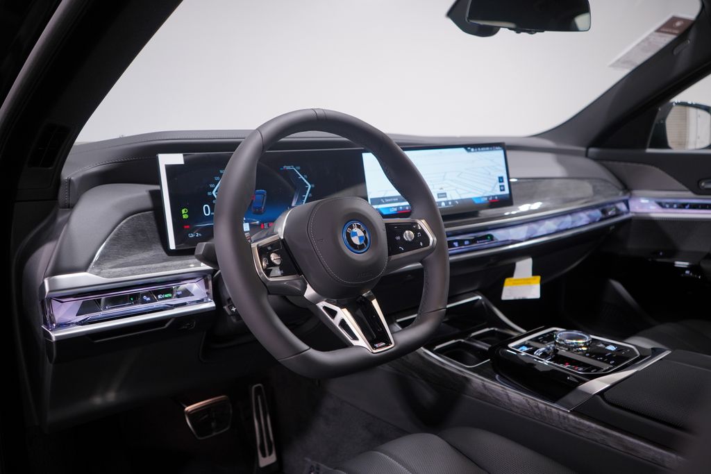 Thumbnail: 2025 BMW i7 - 6
