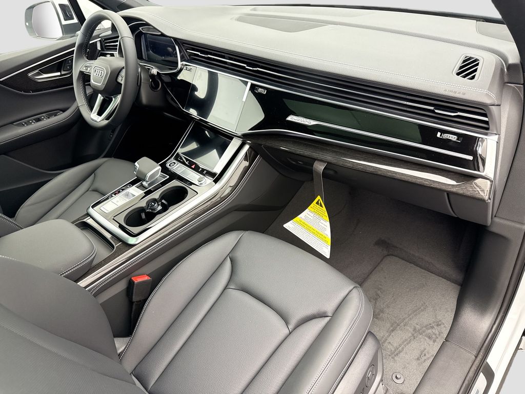 Thumbnail: 2026 Audi Q7 - 17