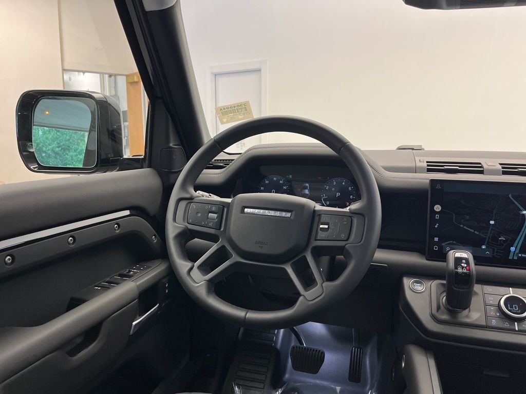 Thumbnail: 2025 Land Rover Defender - 24