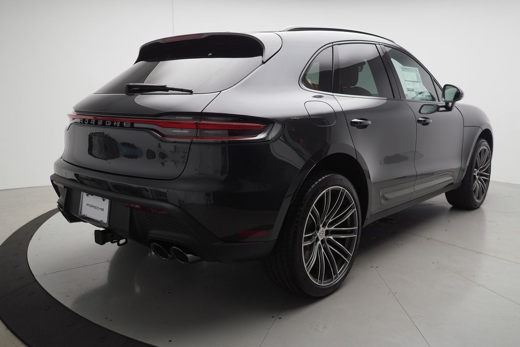 Thumbnail: 2026 Porsche Macan - 5