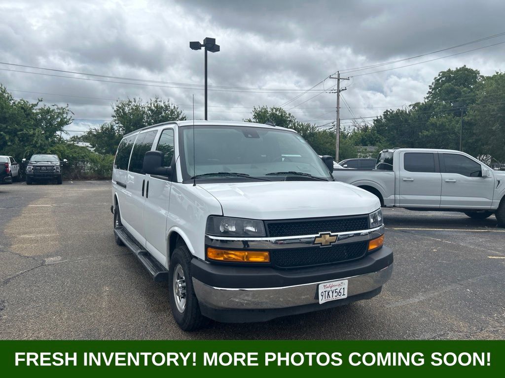Summit White 2025 Chevrolet Express Van Rear-Wheel Drive 8-Speed Automatic Overdrive