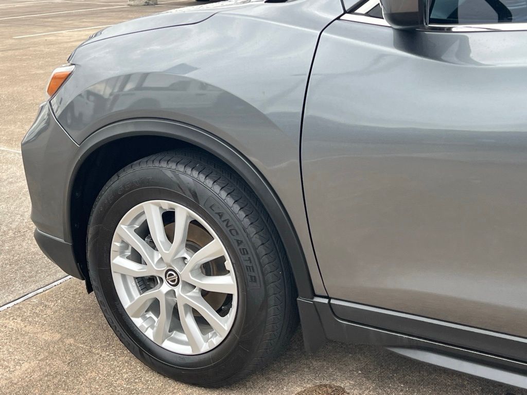 2020 Nissan Rogue SV Gray at Community Honda