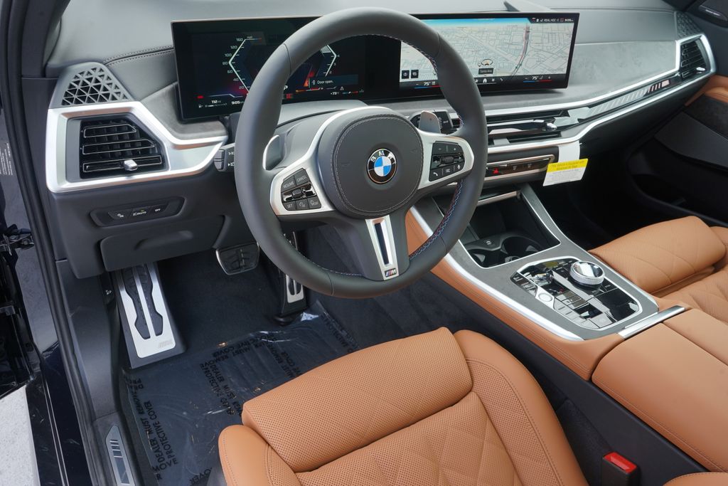 2025 BMW X5 M60i 12