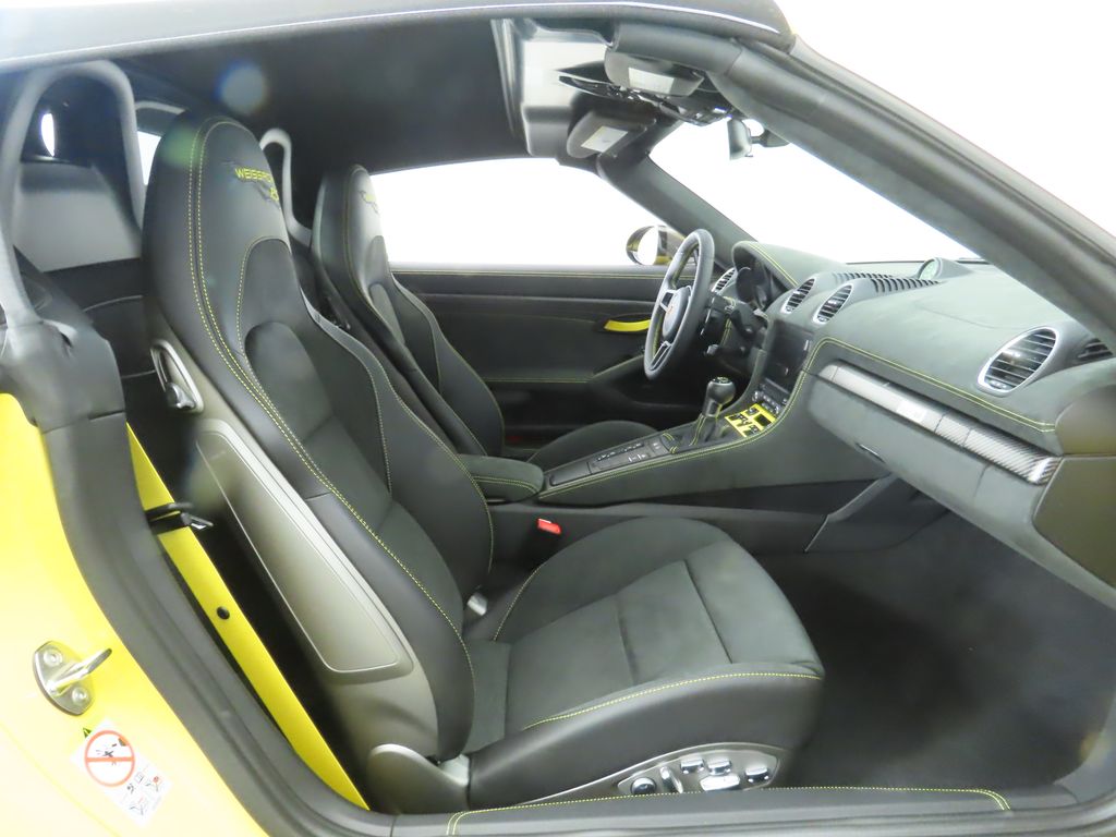 2024 Porsche   21